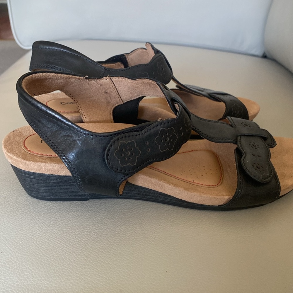 Cobb Hill Black Leather Sandals - Picture 2 of 5